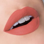 Vatenn 18 Hrs Kissproof Liquid Lipstick-04(Musk) - Image 2