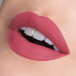 Vatenn Matte Liquid Lipstick-262(Taranta) - Image 2