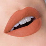 Vatenn 18 Hrs Kissproof Liquid Lipstick-14(Daringly Nude) - Image 2